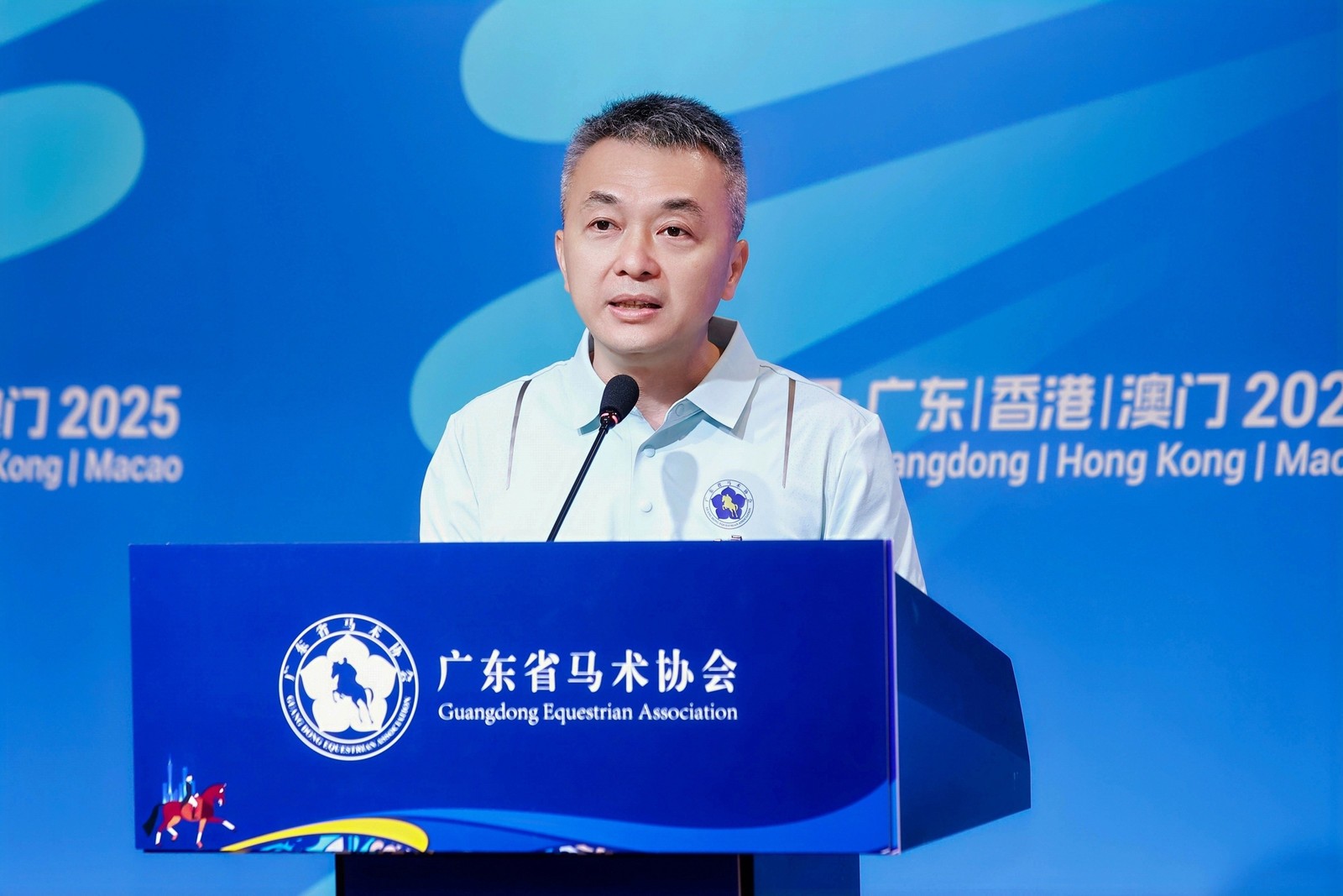 广东省马术协会第二届会长黄旭泉1.jpg
